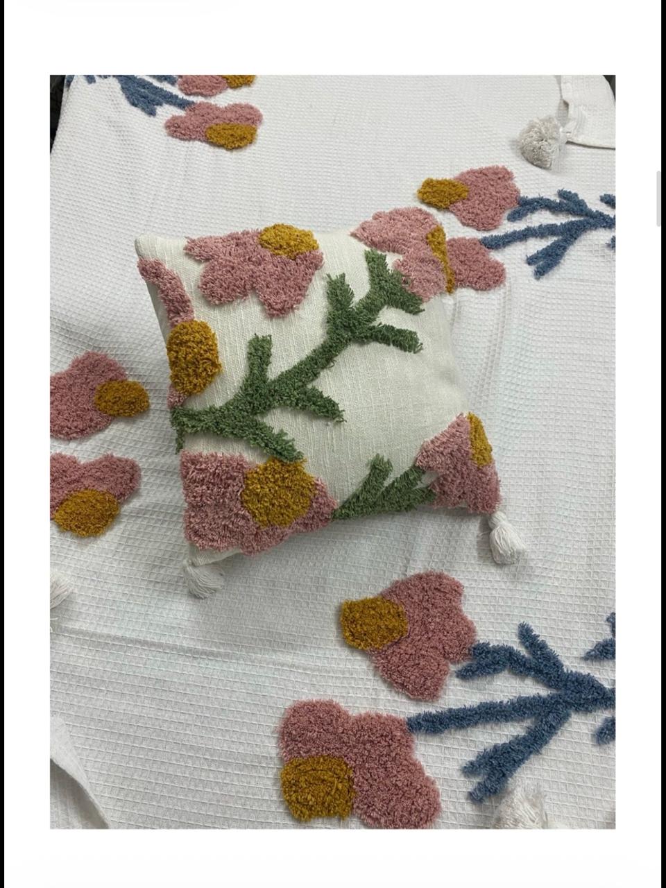 Willow & Sky Throw (per piece)