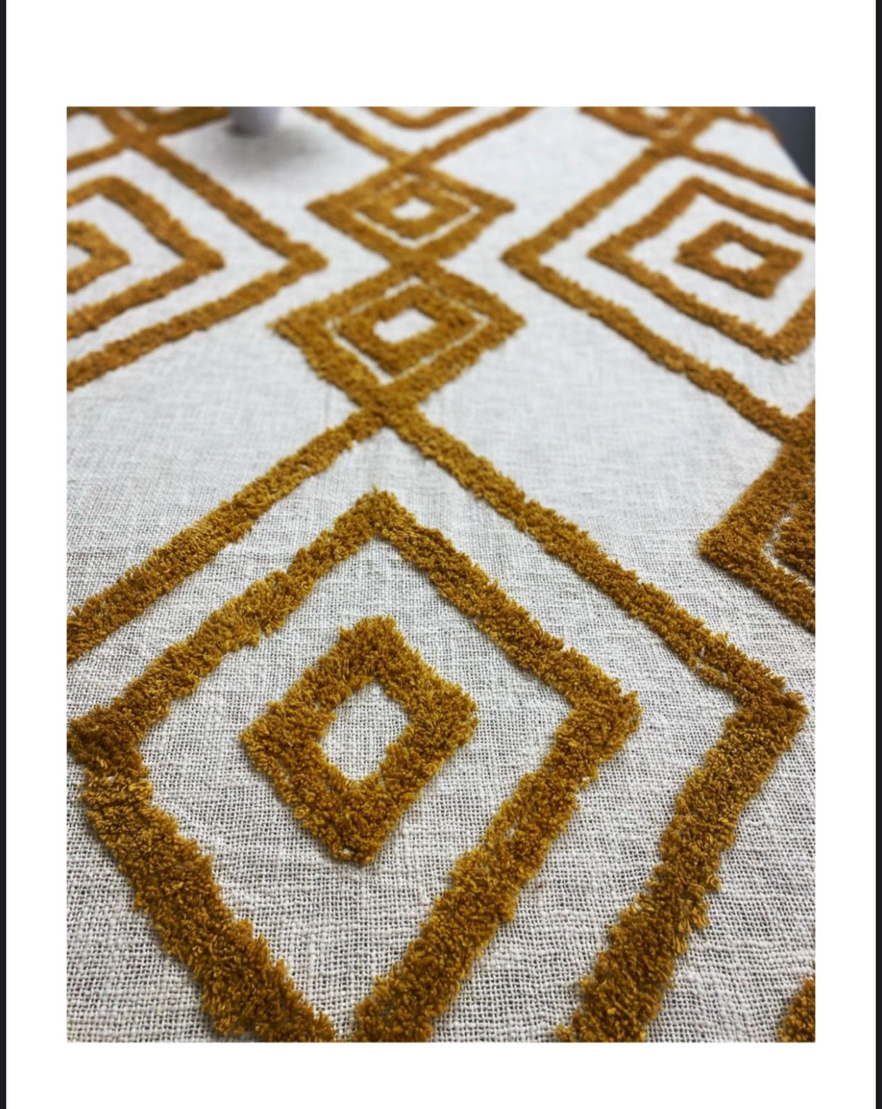 Dessert Diamond Throw (per piece)