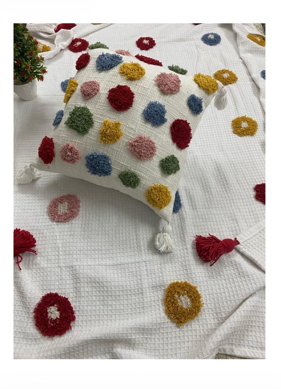 Happy Tassel Throw (per piece)